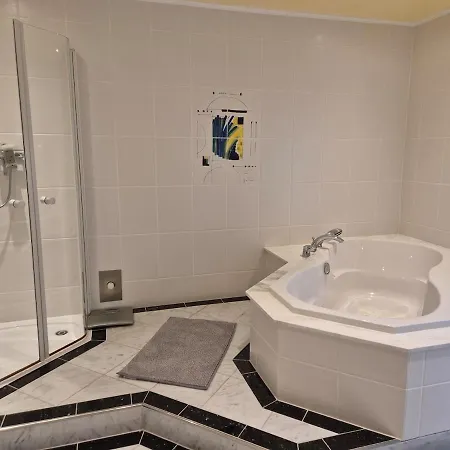 120 Qm Mit Dachterrasse Im Weserbergland Apartamento *